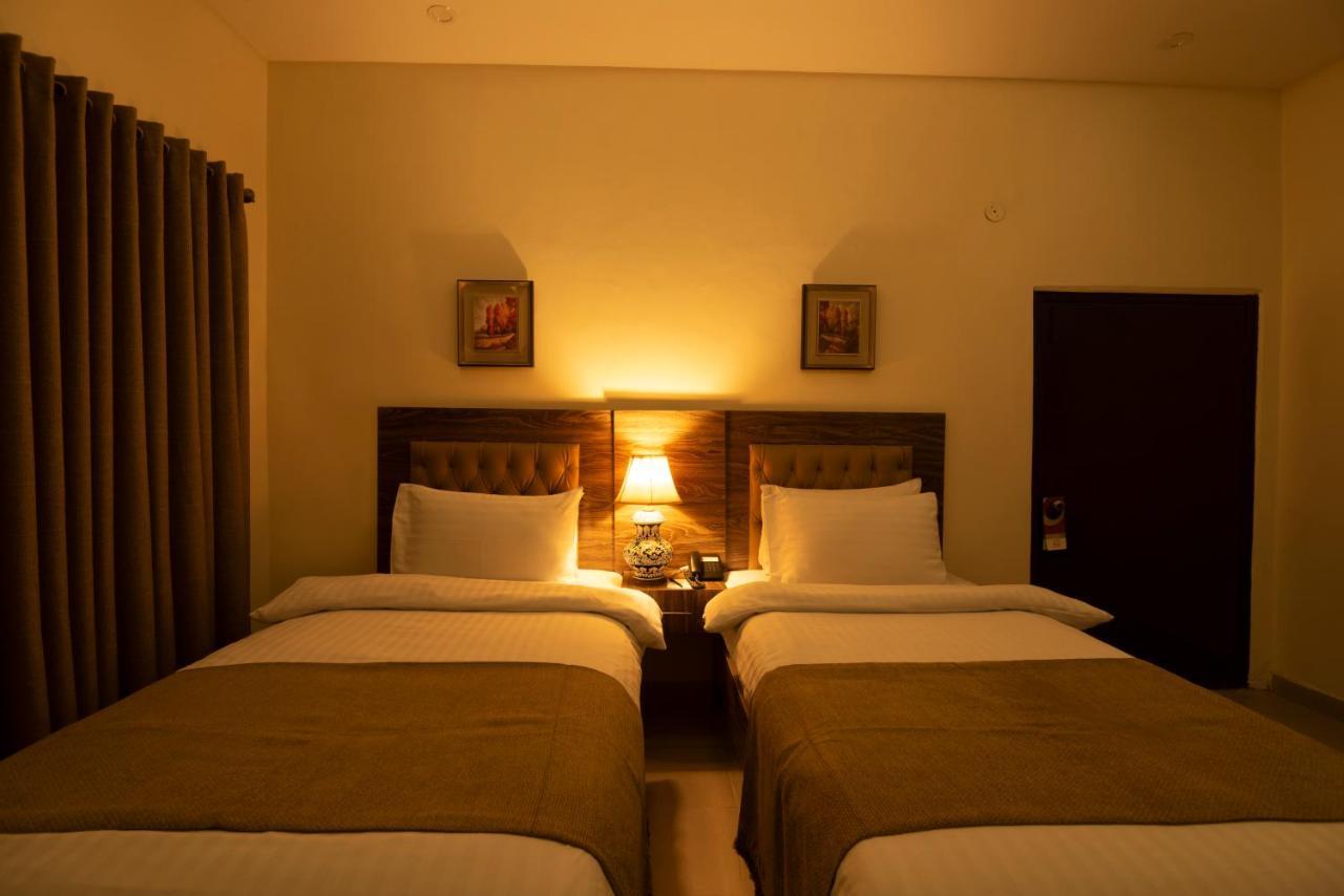 Hotel One Lalazar Multan Exterior foto